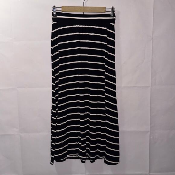 Cherokee women’s XL/14-16 Black and White Striped Skirt - Picture 1 of 6